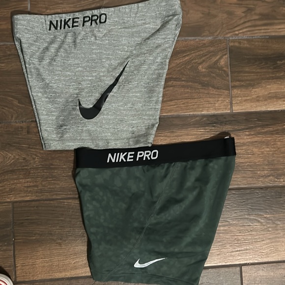 2- pairs of Nike shorts - Picture 5 of 5